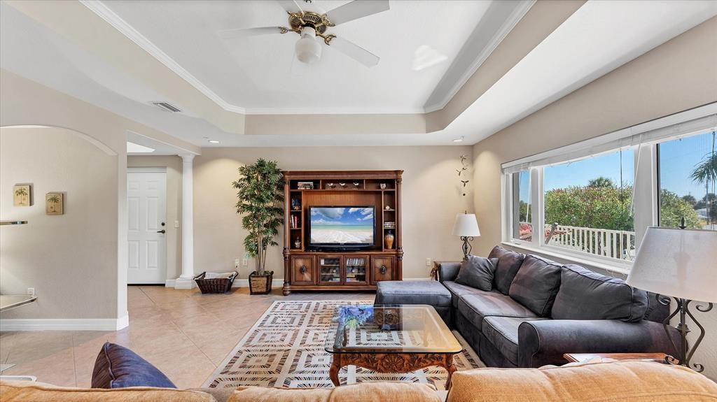 En Venta: $725,000 (2 camas, 2 baños, 1755 Pies cuadrados)