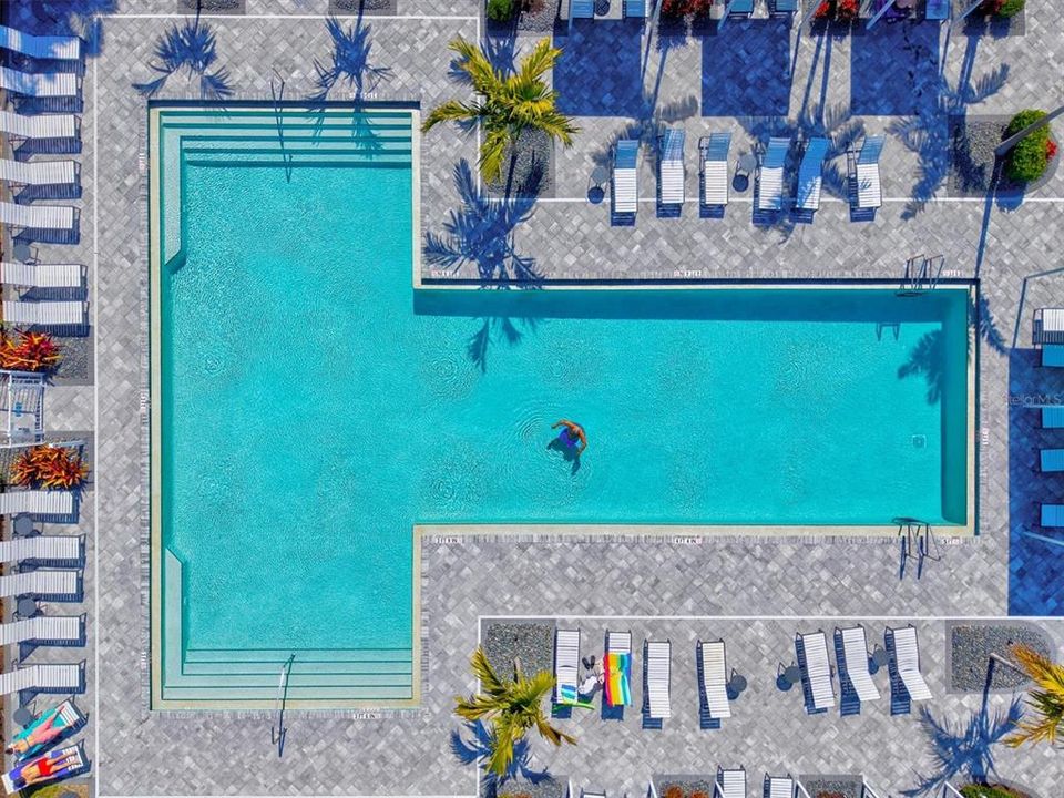 Activo con contrato: $770,000 (3 camas, 2 baños, 2427 Pies cuadrados)