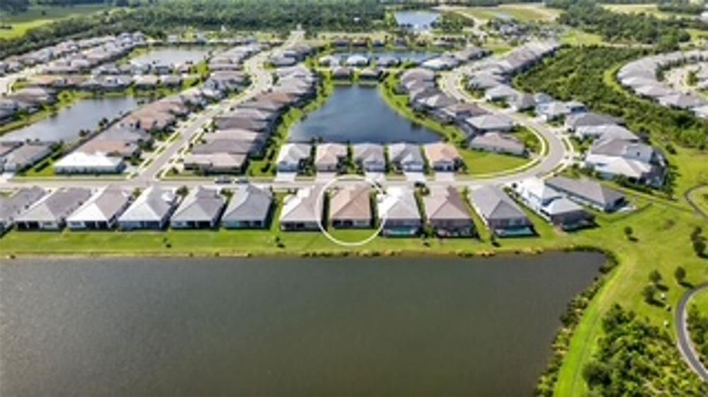 Activo con contrato: $770,000 (3 camas, 2 baños, 2427 Pies cuadrados)
