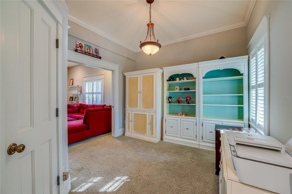 For Sale: $899,000 (4 beds, 2 baths, 3300 Square Feet)