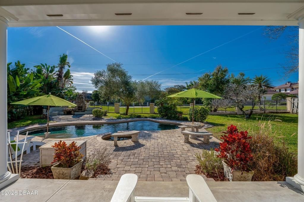 For Sale: $899,000 (4 beds, 2 baths, 3300 Square Feet)