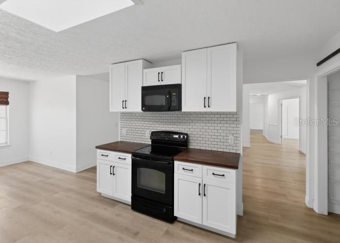 For Sale: $424,000 (3 beds, 2 baths, 1679 Square Feet)