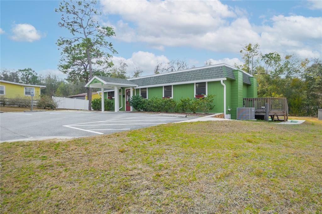 For Sale: $285,000 (0 beds, 0 baths, 1156 Square Feet)