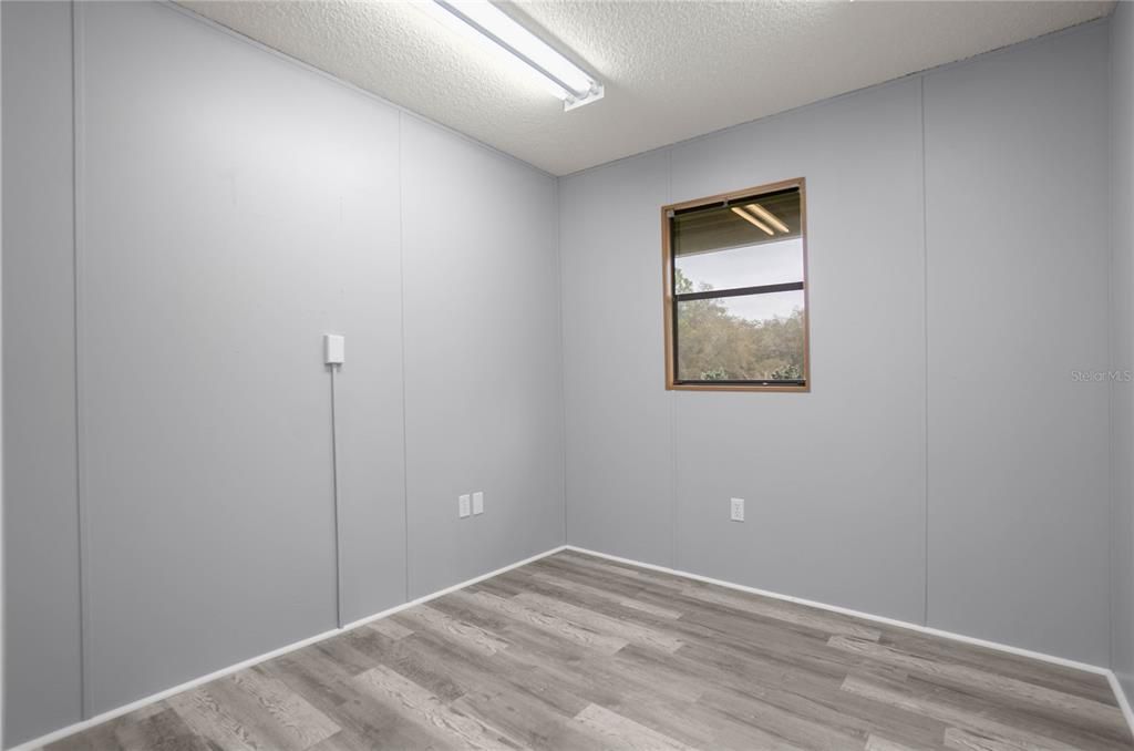 For Sale: $285,000 (0 beds, 0 baths, 1156 Square Feet)