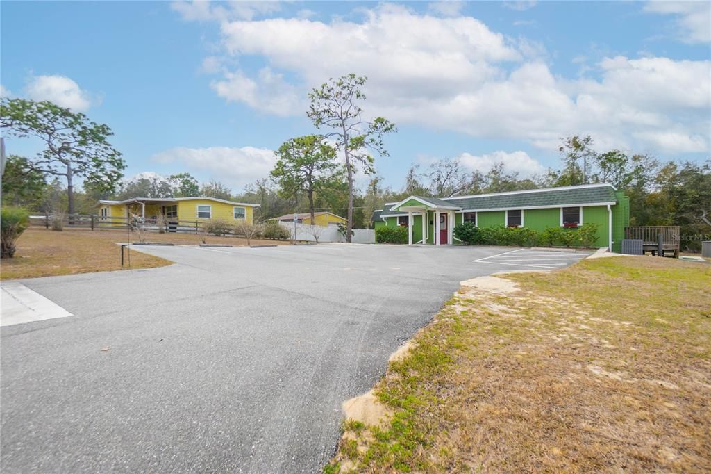 For Sale: $285,000 (0 beds, 0 baths, 1156 Square Feet)