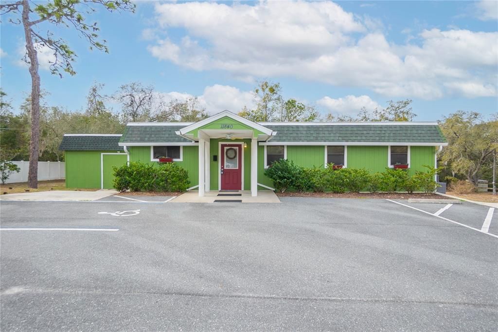 For Sale: $285,000 (0 beds, 0 baths, 1156 Square Feet)