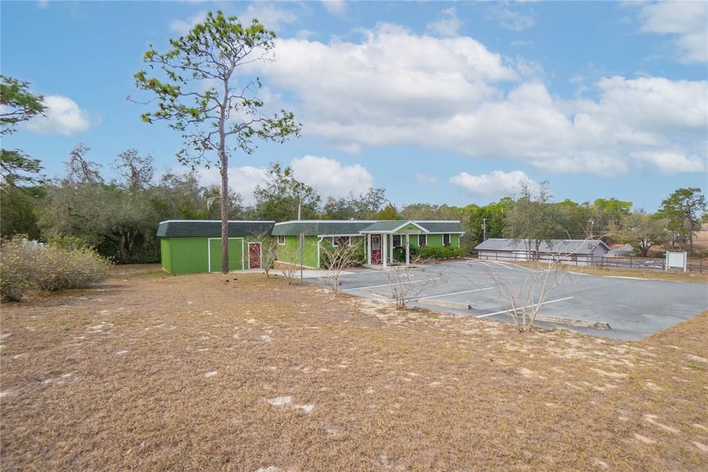 For Sale: $285,000 (0 beds, 0 baths, 1156 Square Feet)