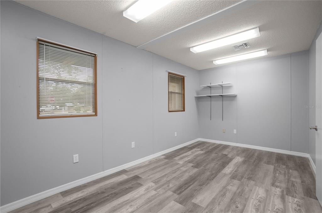 For Sale: $285,000 (0 beds, 0 baths, 1156 Square Feet)