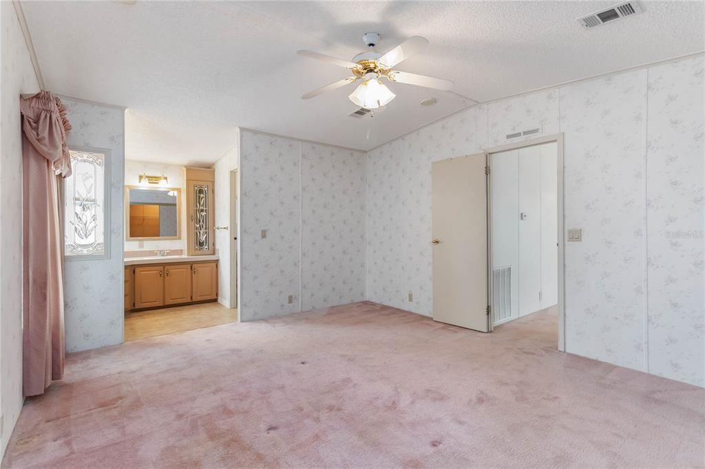 For Sale: $209,900 (2 beds, 2 baths, 1565 Square Feet)