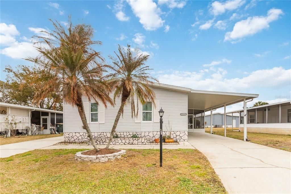 For Sale: $209,900 (2 beds, 2 baths, 1565 Square Feet)