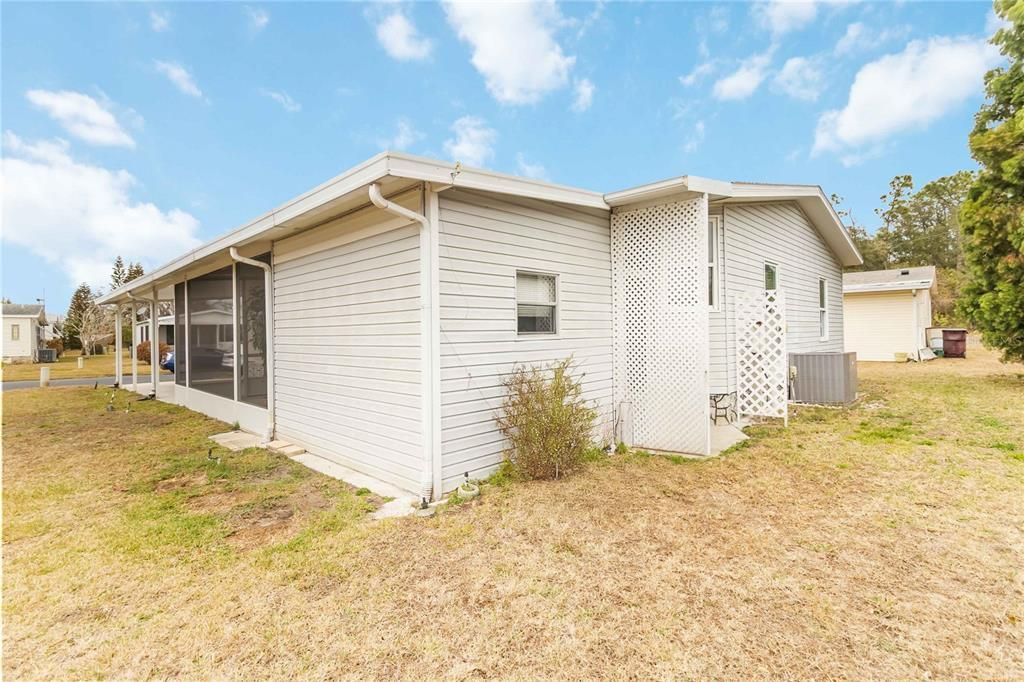 For Sale: $209,900 (2 beds, 2 baths, 1565 Square Feet)
