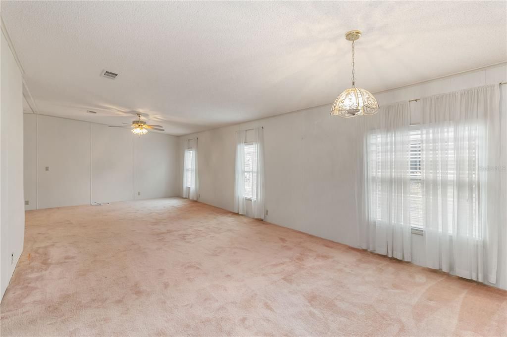 For Sale: $209,900 (2 beds, 2 baths, 1565 Square Feet)