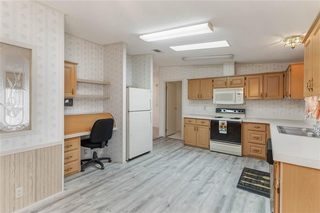 For Sale: $209,900 (2 beds, 2 baths, 1565 Square Feet)