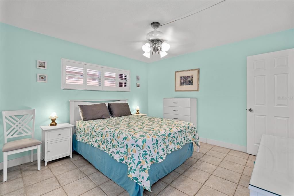 待售: $490,000 (2 贝兹, 2 浴室, 900 平方英尺)