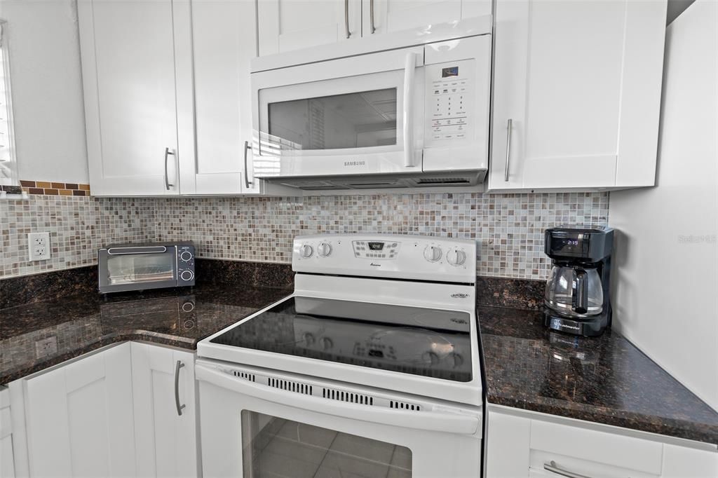 待售: $490,000 (2 贝兹, 2 浴室, 900 平方英尺)