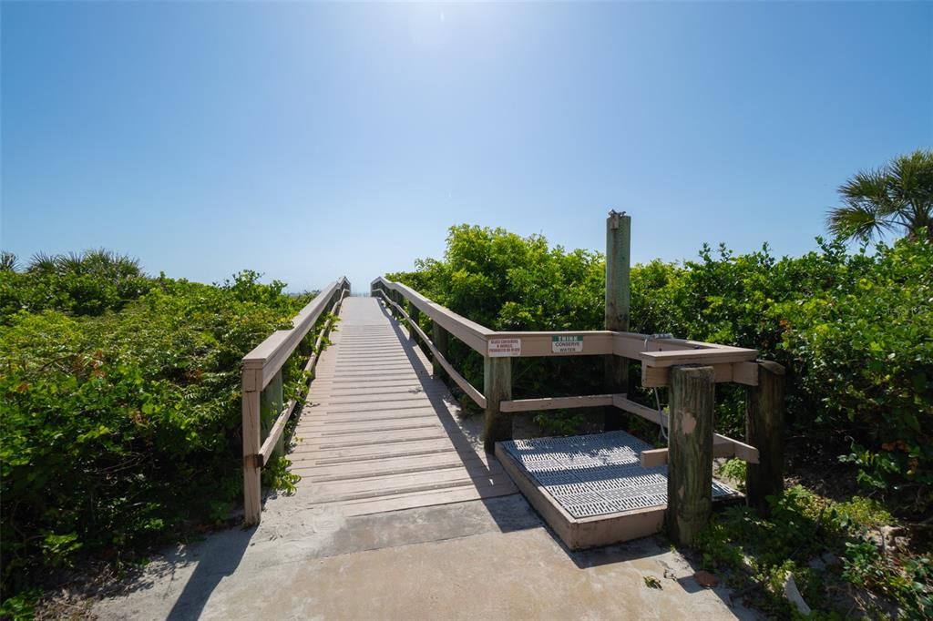 待售: $490,000 (2 贝兹, 2 浴室, 900 平方英尺)