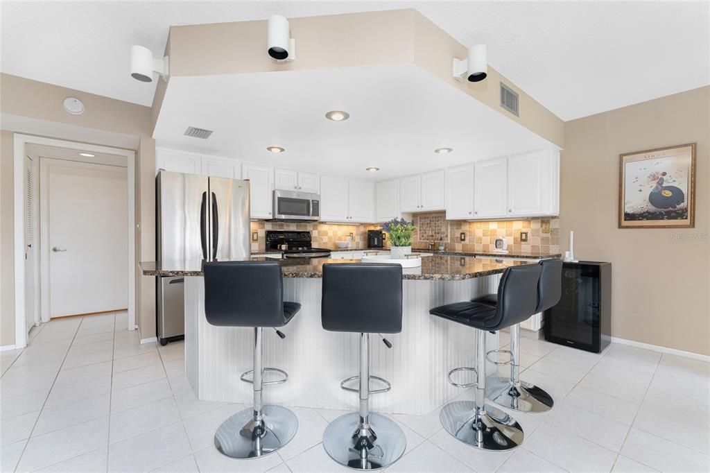 For Sale: $340,000 (2 beds, 2 baths, 1516 Square Feet)