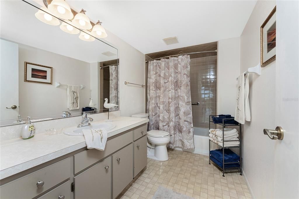 For Sale: $340,000 (2 beds, 2 baths, 1516 Square Feet)