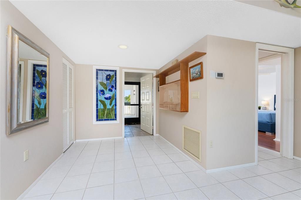 For Sale: $340,000 (2 beds, 2 baths, 1516 Square Feet)