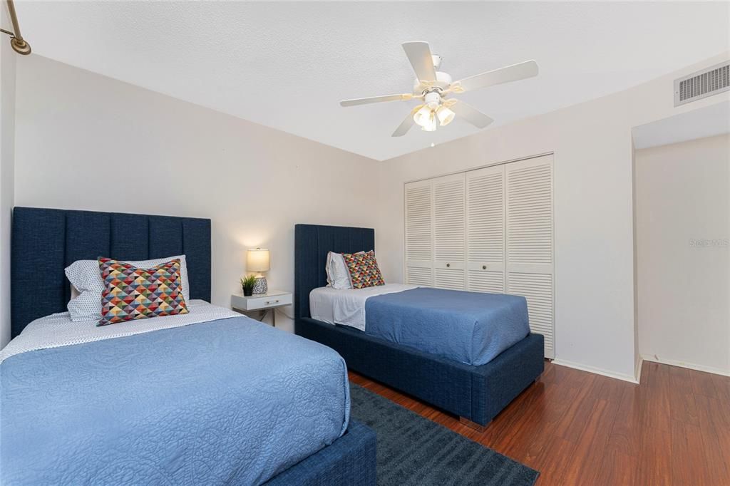 For Sale: $340,000 (2 beds, 2 baths, 1516 Square Feet)