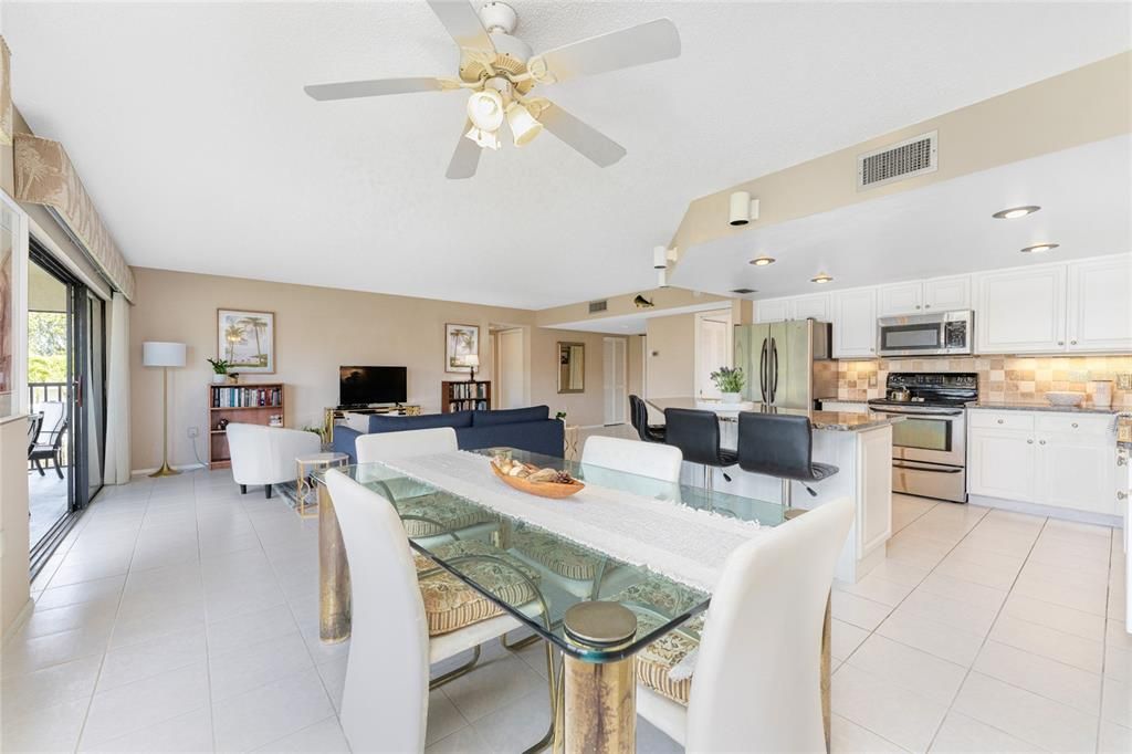 For Sale: $340,000 (2 beds, 2 baths, 1516 Square Feet)