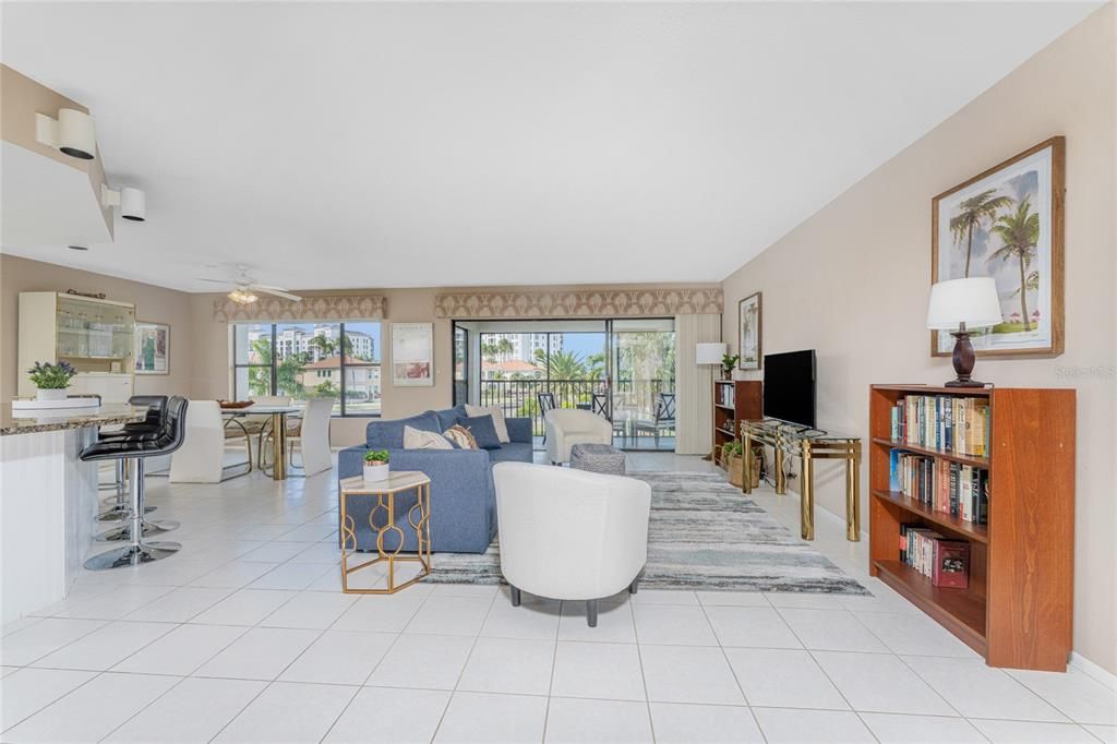 For Sale: $340,000 (2 beds, 2 baths, 1516 Square Feet)