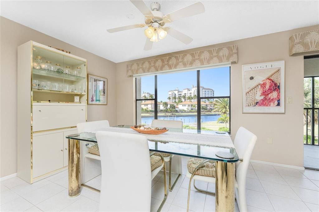 For Sale: $340,000 (2 beds, 2 baths, 1516 Square Feet)