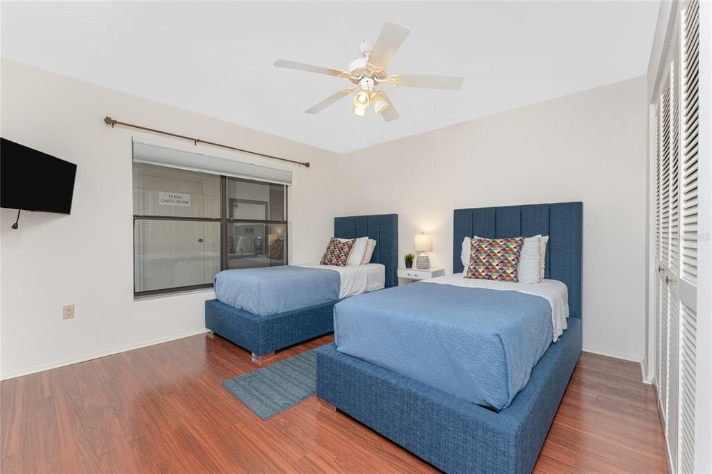 For Sale: $340,000 (2 beds, 2 baths, 1516 Square Feet)