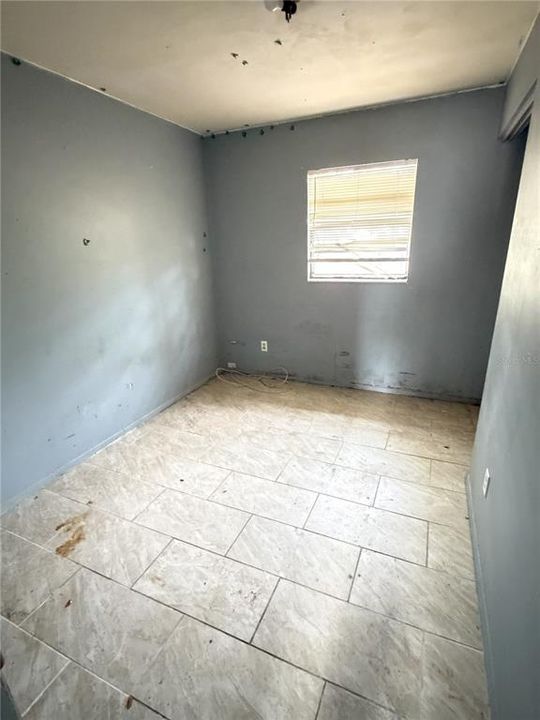 Activo con contrato: $120,000 (3 camas, 1 baños, 864 Pies cuadrados)