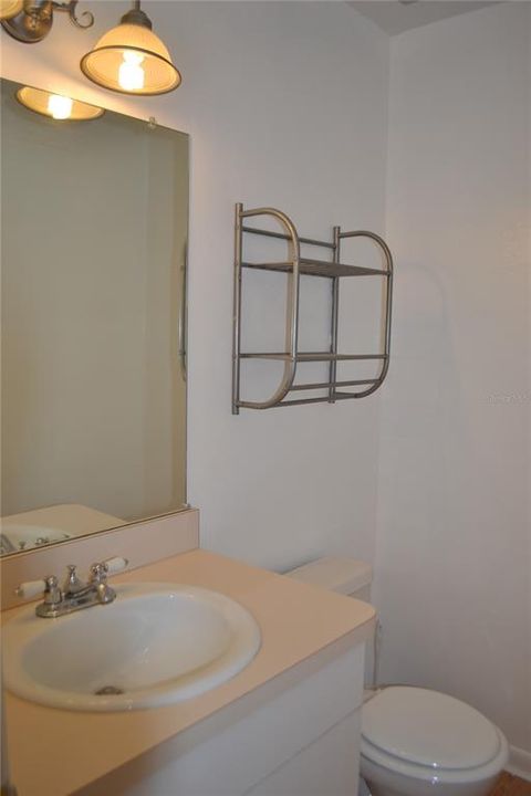 Activo con contrato: $160,000 (3 camas, 1 baños, 1131 Pies cuadrados)