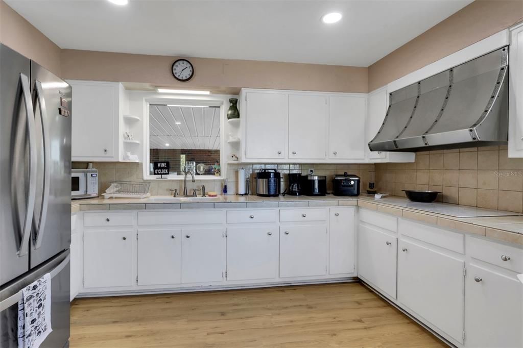 For Sale: $1,199,000 (2 beds, 2 baths, 3059 Square Feet)