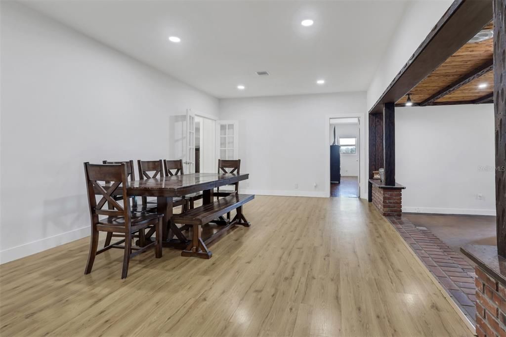 For Sale: $1,199,000 (2 beds, 2 baths, 3059 Square Feet)