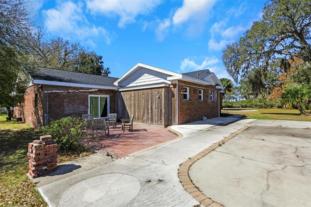 For Sale: $1,199,000 (2 beds, 2 baths, 3059 Square Feet)