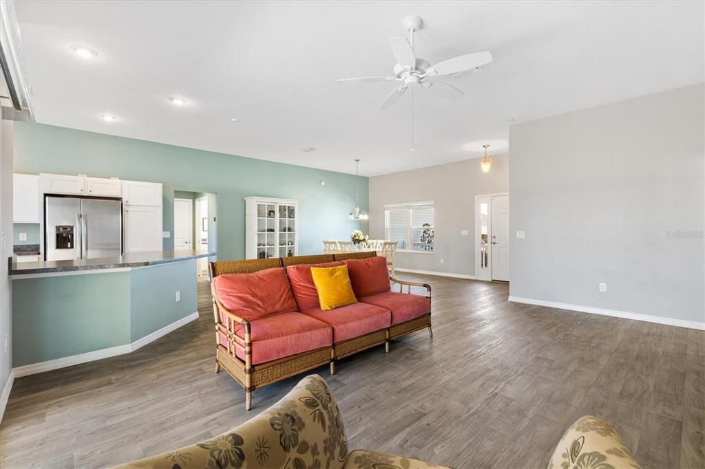 For Sale: $339,000 (3 beds, 2 baths, 1758 Square Feet)