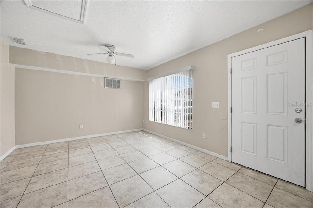 For Rent: $1,250 (1 beds, 1 baths, 500 Square Feet)
