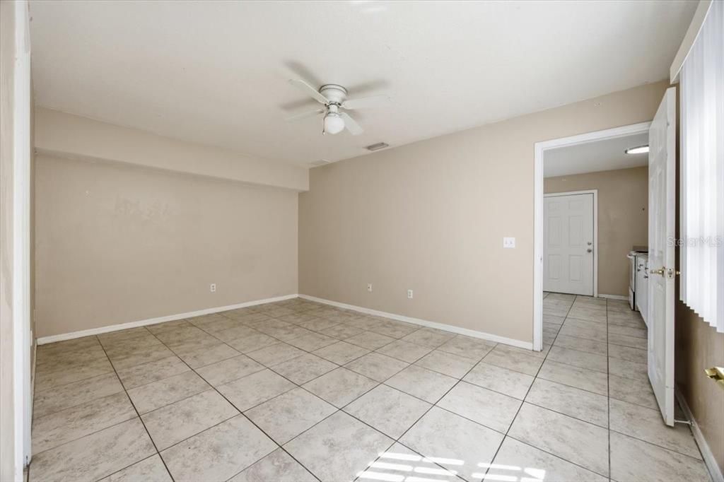For Rent: $1,250 (1 beds, 1 baths, 500 Square Feet)