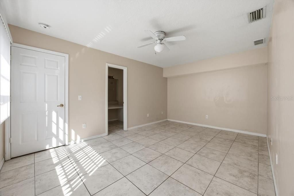 For Rent: $1,250 (1 beds, 1 baths, 500 Square Feet)