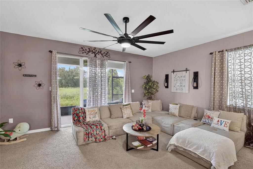 Activo con contrato: $290,000 (3 camas, 2 baños, 1785 Pies cuadrados)