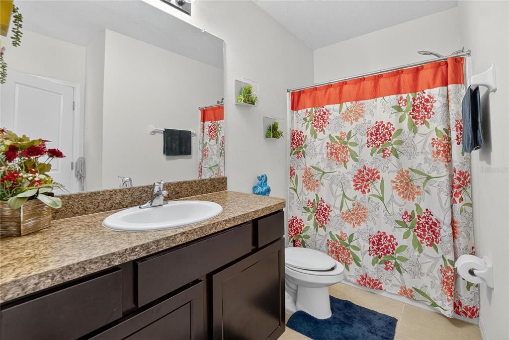 Activo con contrato: $290,000 (3 camas, 2 baños, 1785 Pies cuadrados)