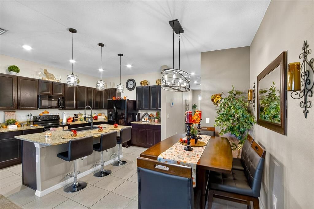 Activo con contrato: $290,000 (3 camas, 2 baños, 1785 Pies cuadrados)