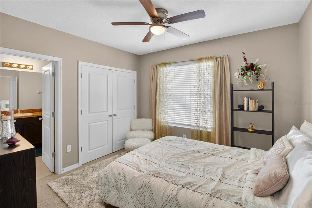 Activo con contrato: $290,000 (3 camas, 2 baños, 1785 Pies cuadrados)