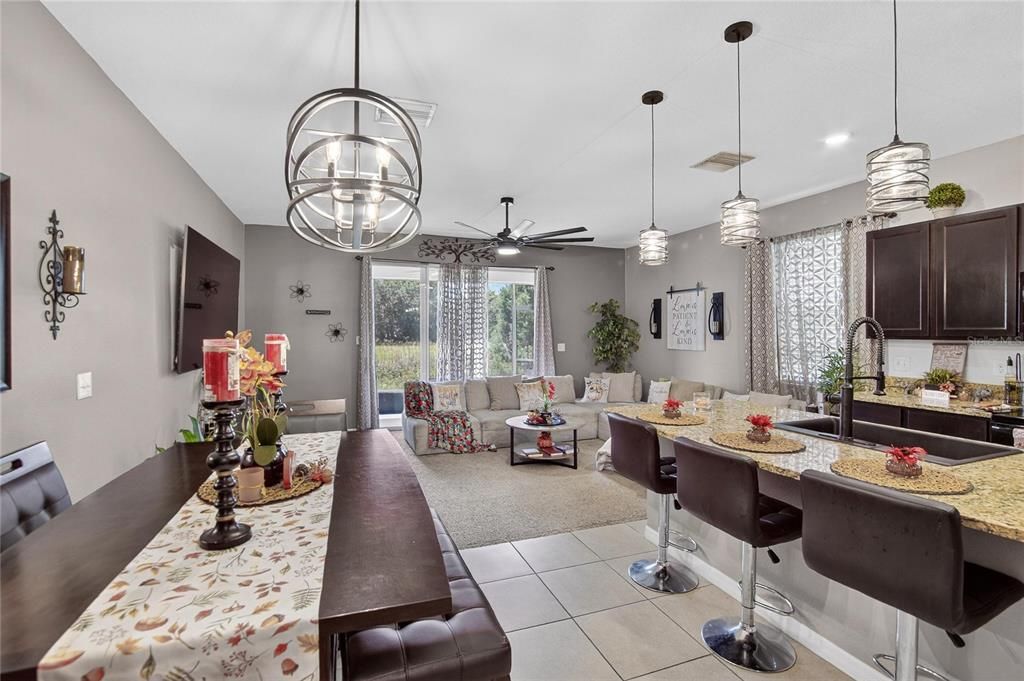 Activo con contrato: $290,000 (3 camas, 2 baños, 1785 Pies cuadrados)