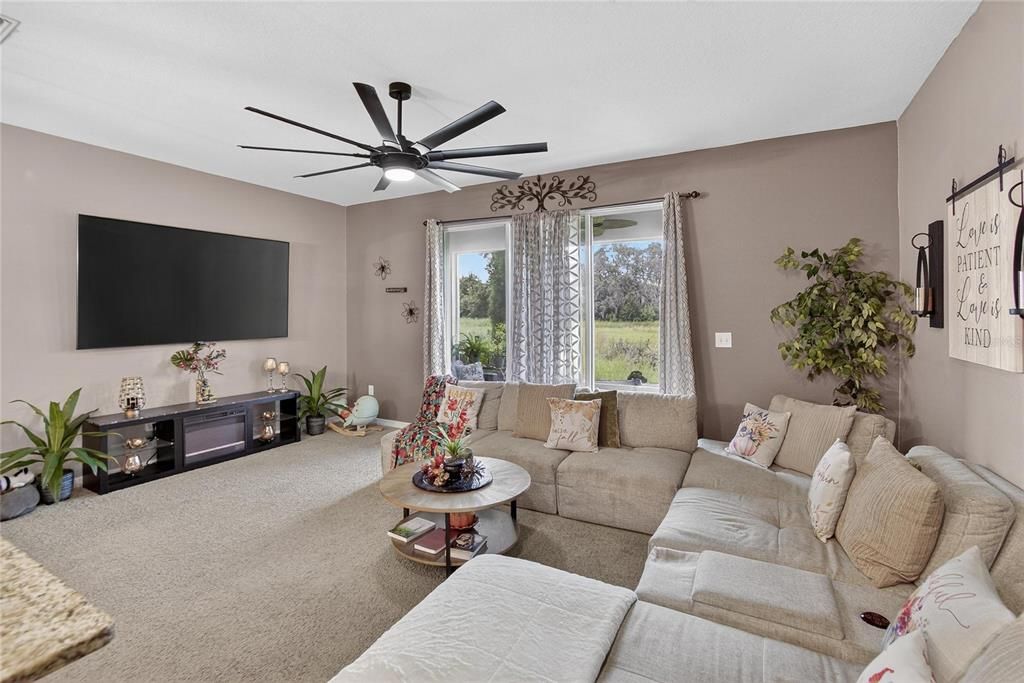 Activo con contrato: $290,000 (3 camas, 2 baños, 1785 Pies cuadrados)