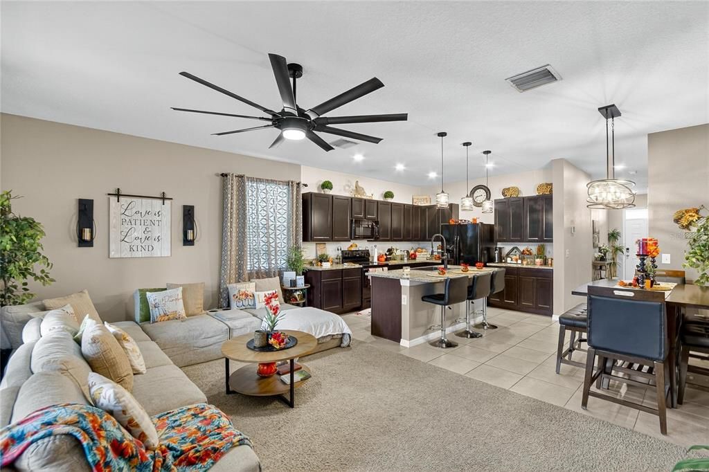 Activo con contrato: $290,000 (3 camas, 2 baños, 1785 Pies cuadrados)