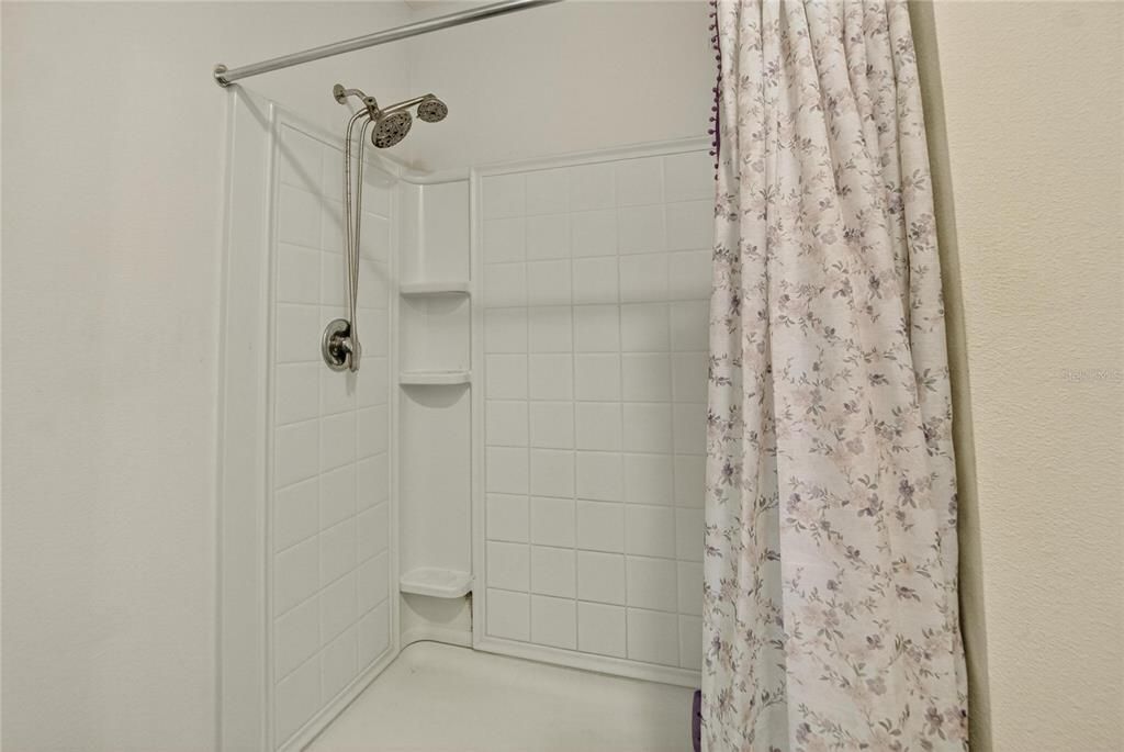 Activo con contrato: $290,000 (3 camas, 2 baños, 1785 Pies cuadrados)