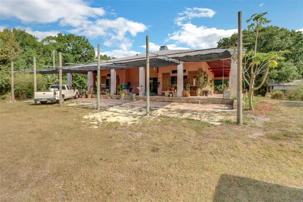 For Sale: $725,000 (3 beds, 3 baths, 2001 Square Feet)