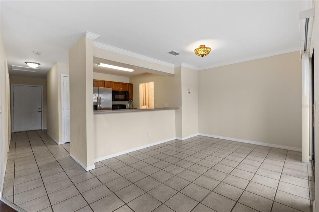 For Sale: $149,900 (2 beds, 2 baths, 968 Square Feet)
