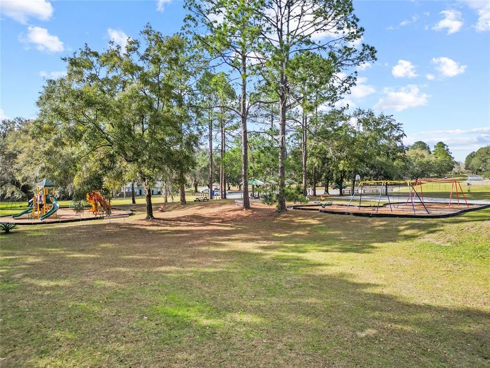 For Sale: $149,900 (2 beds, 2 baths, 968 Square Feet)