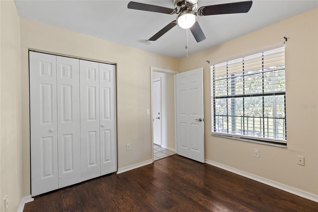 For Sale: $149,900 (2 beds, 2 baths, 968 Square Feet)