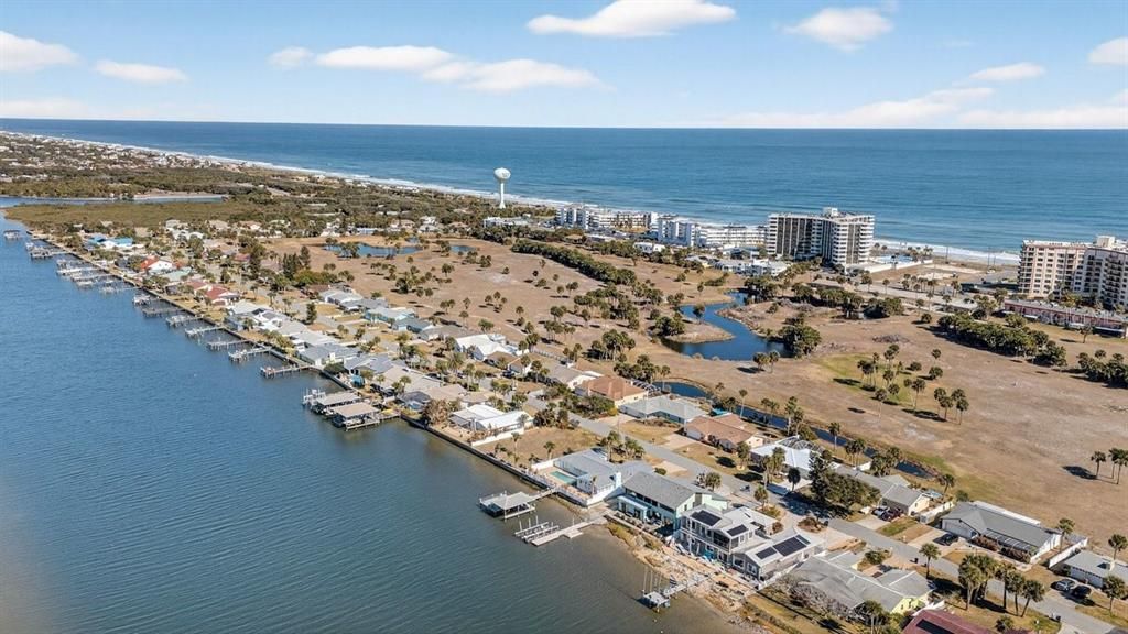 На продажу: $495,000 (0.18 acres)